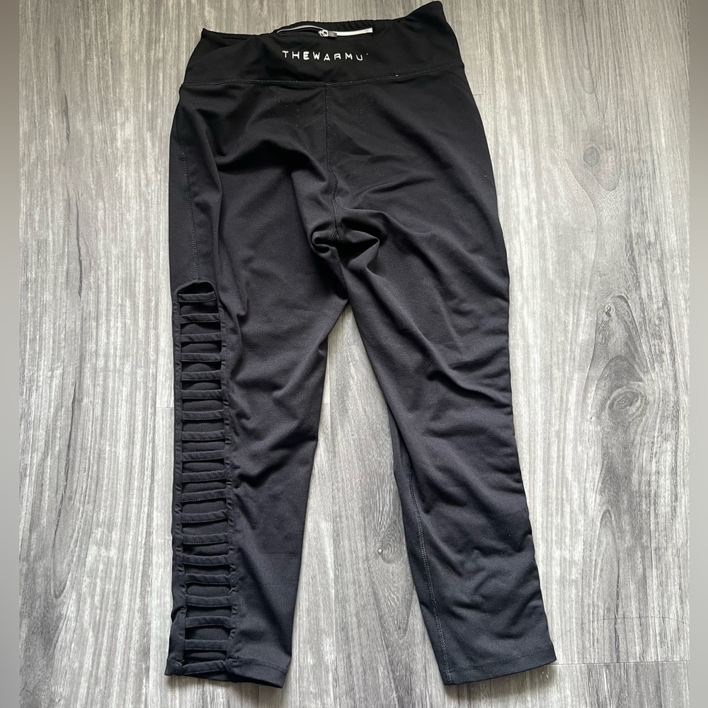 ‼️6/$12‼️ Jessica Simpson athletic capris with leg cutouts (see description)